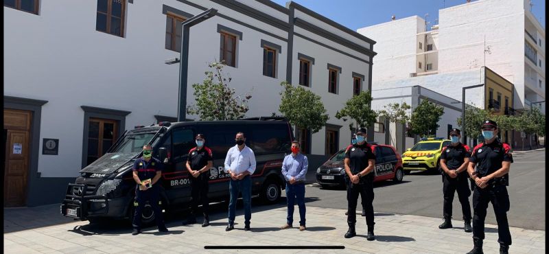 Cabildo de Fuerteventura recibe al dispositivo de la policíacanaria