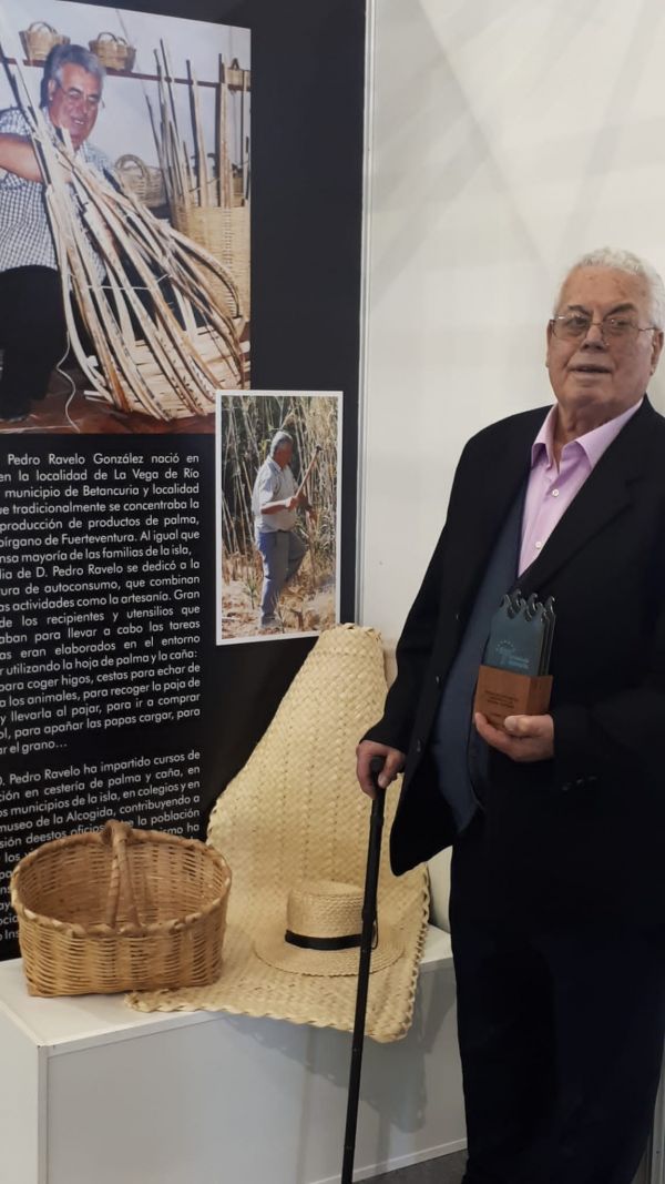 Homenaje a D. Pedro Ravelo, artesano cestero de caña, pírgano y palma y natural de la Vega de Río Palma