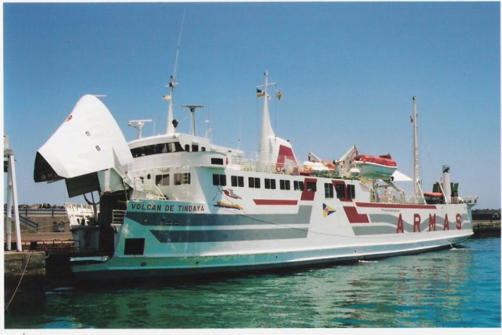 Primer barco Volcán de Tindaya , que se estrenó el 7 de mayo de 1995