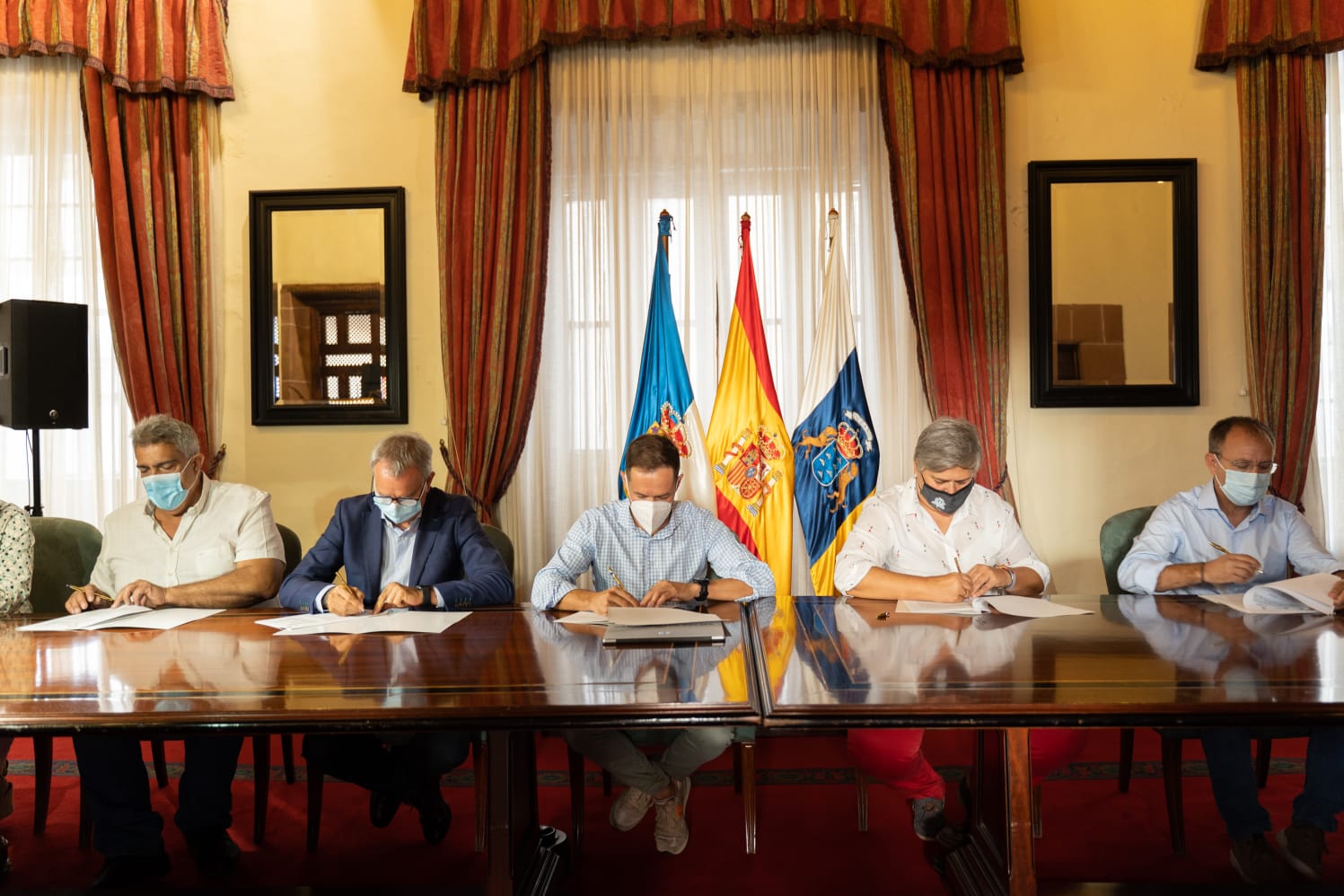 Firma del protocolo afectados La Palma