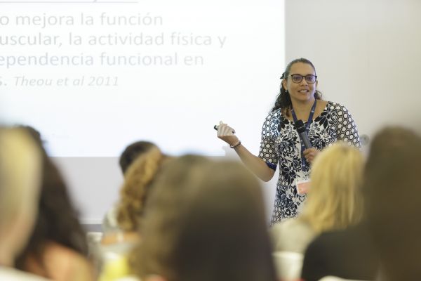 Erika Cyrus durante su intervención en el III Congreso Internacional de Fisioterapia de Canarias en septiembre de 2019. Foto de Ramón de la Rocha